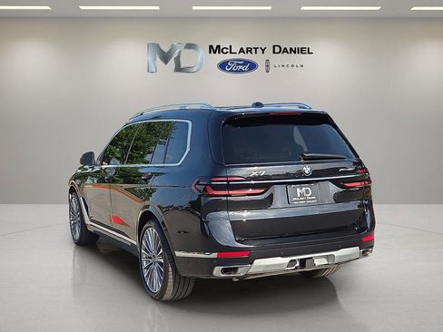 Used 2026 BMW X7 xDrive40i w/ Premium Package image 4