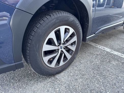 Certified 2025 Subaru Outback Premium w/ Popular Package #1A image 9