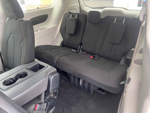Used 2017 Chrysler Pacifica Touring Plus FWD image 13