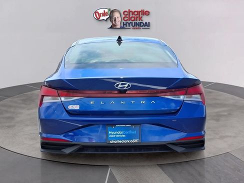 Used 2023 Hyundai Elantra SEL w/ Cargo Package FWD image 4
