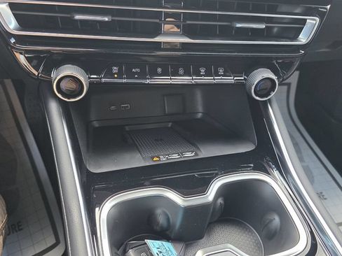 New 2026 Chevrolet Traverse LT w/ Midnight/Sport Edition FWD image 25