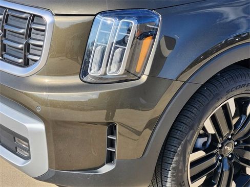 Used 2025 Kia Telluride SX image 9