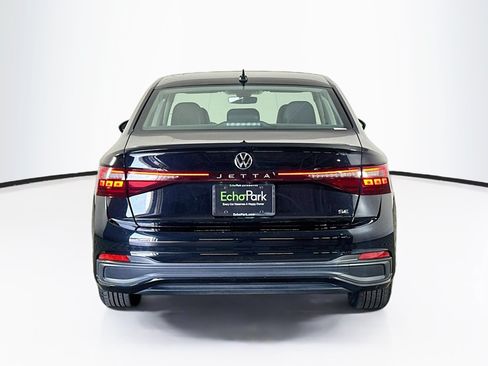 Used 2025 Volkswagen Jetta SE FWD image 7