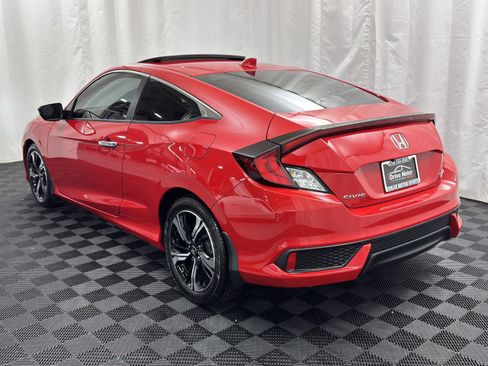 Used 2018 Honda Civic Touring image 8