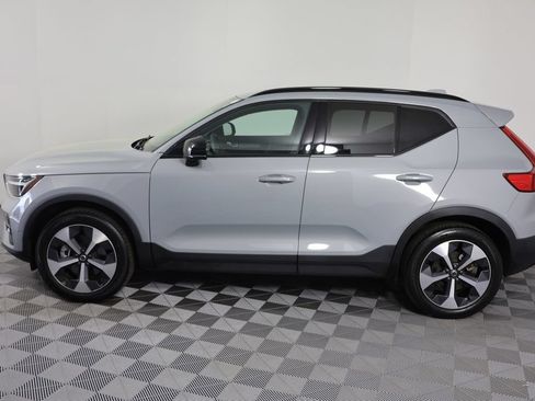 Used 2024 Volvo XC40 B5 Plus AWD/4WD image 5