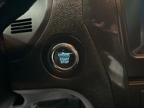Used 2017 Ford Explorer XLT w/ Equipment Group 201A FWD image 15
