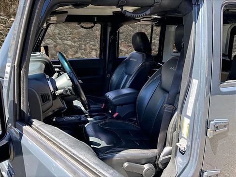 Used 2018 Jeep Wrangler Unlimited Sahara w/ Dual Top Group AWD/4WD image 22