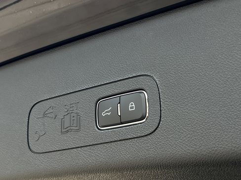 New 2025 Lincoln Aviator Reserve w/ Luxury Package image 33