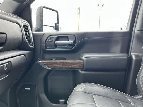 Used 2022 Chevrolet Silverado 3500 High Country w/ Technology Package image 37