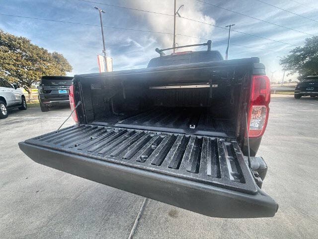Used 2020 Nissan Frontier PRO-4X w/ Pro-4x Utility Package AWD/4WD image 24