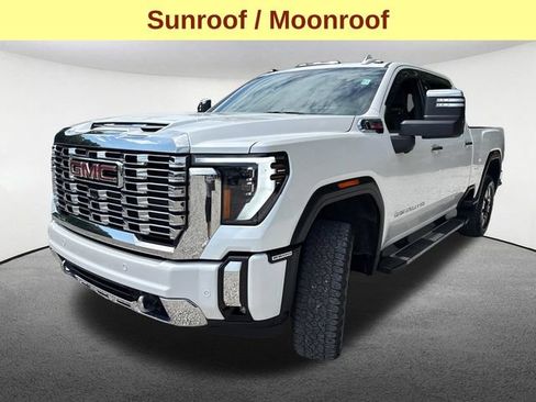 Used 2024 GMC Sierra 2500 Denali w/ Technology Package AWD/4WD image 5