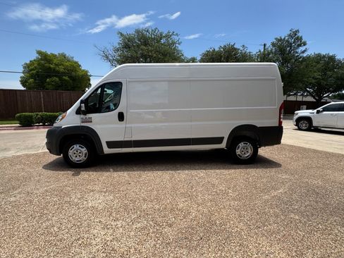 Used 2017 RAM ProMaster 2500 w/ Interior Convenience Group FWD image 10