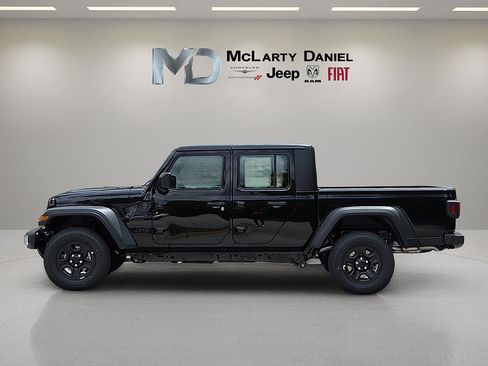 New 2025 Jeep Gladiator Sport image 3