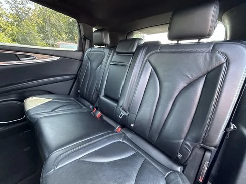 Used 2016 Lincoln MKX Reserve w/ Technology Package AWD/4WD image 9