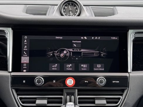 New 2026 Porsche Macan image 24