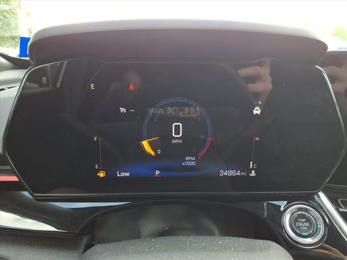 Used 2025 Chevrolet Trax RS w/ Sunroof Package image 15