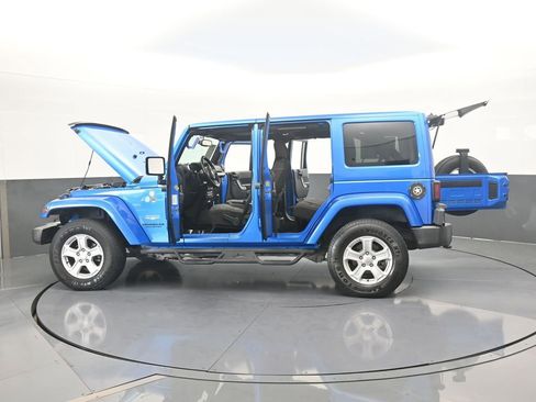 Used 2015 Jeep Wrangler Unlimited Sahara w/ Dual Top Group image 65