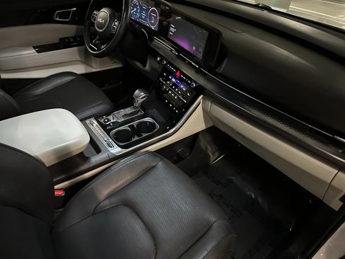 Certified 2023 Kia Carnival SX Prestige FWD image 23