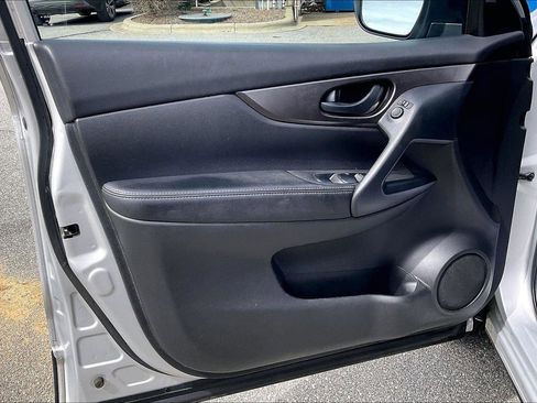Used 2020 Nissan Rogue Sport S AWD/4WD image 23