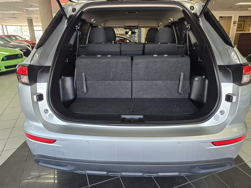 Used 2024 Mitsubishi Outlander ES FWD image 27