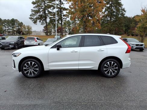 Certified 2025 Volvo XC60 B5 Plus image 8