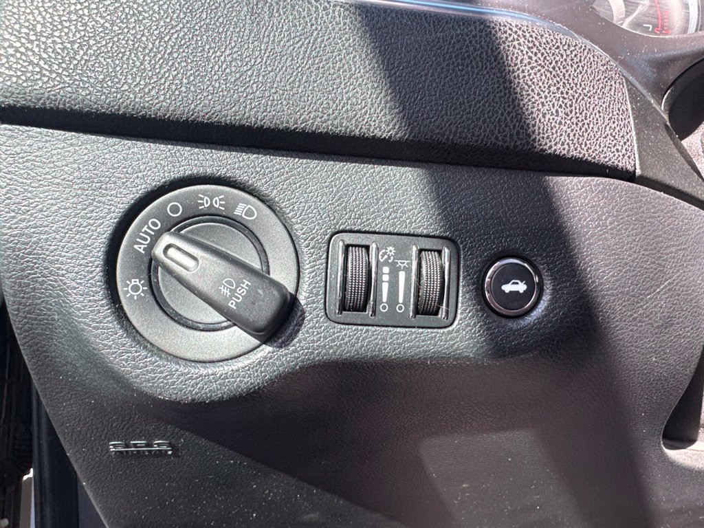 Used 2014 Dodge Charger SXT RWD image 30