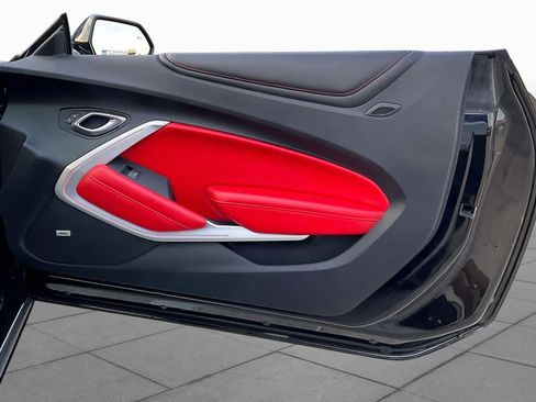 Used 2018 Chevrolet Camaro SS RWD image 22