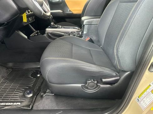 Used 2018 Toyota Tacoma SR5 image 18