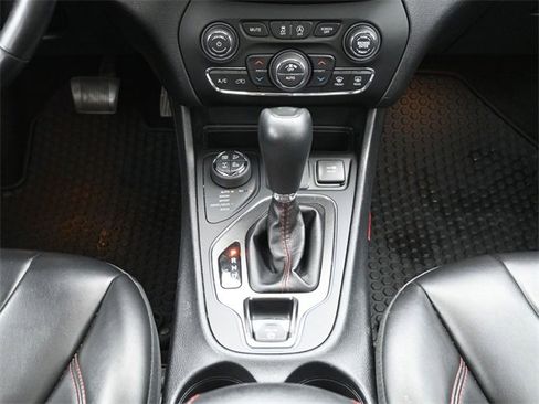 Used 2019 Jeep Cherokee Trailhawk w/ Comfort/Convenience Group image 25