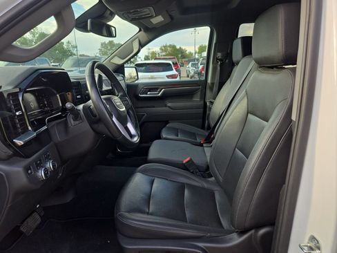 Used 2025 GMC Sierra 1500 SLT AWD/4WD image 25