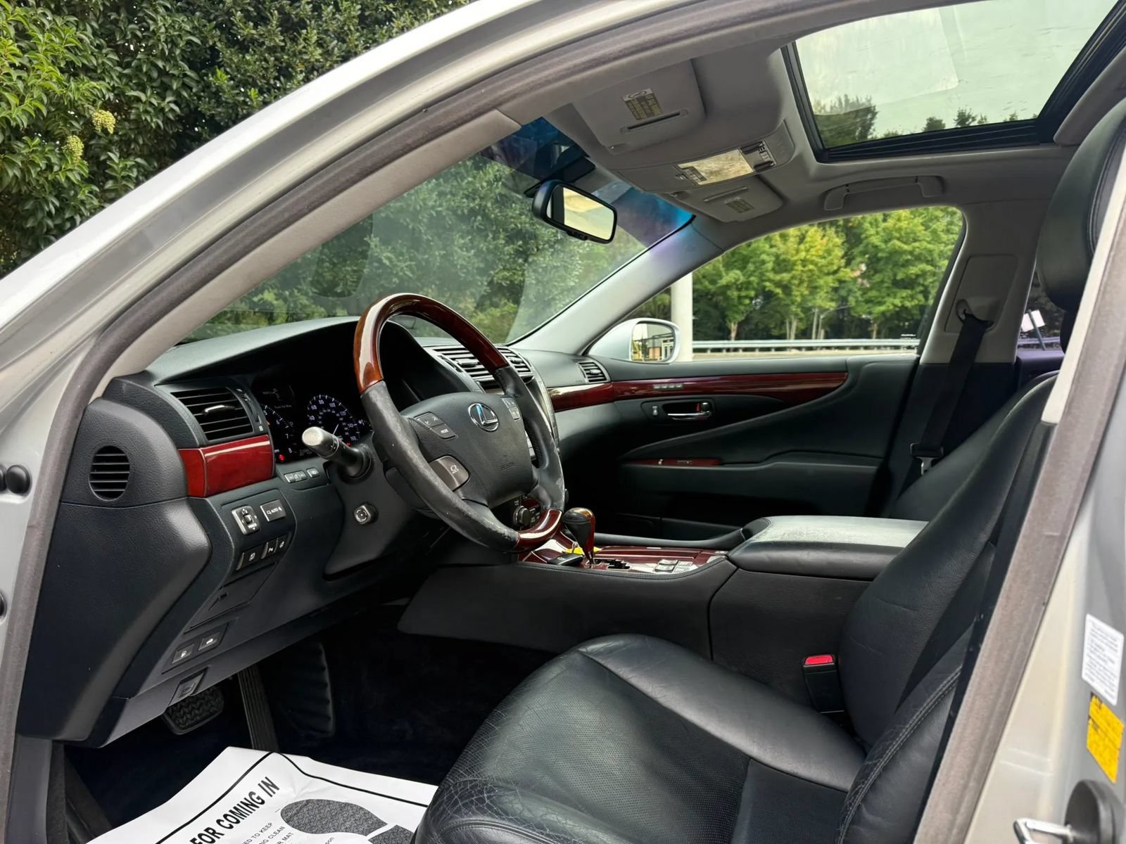 Used 2009 Lexus LS 460 AWD w/ Comfort Seating Pkg image 11
