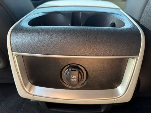 Used 2023 Kia Carnival LX FWD image 23