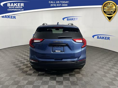 Certified 2024 GMC Terrain SLT w/ Elevation Edition image 8
