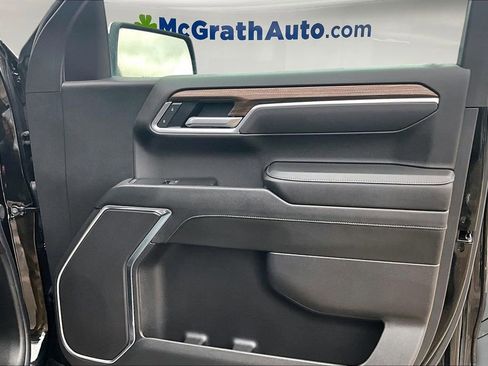 Used 2025 Chevrolet Silverado 1500 LT AWD/4WD image 32