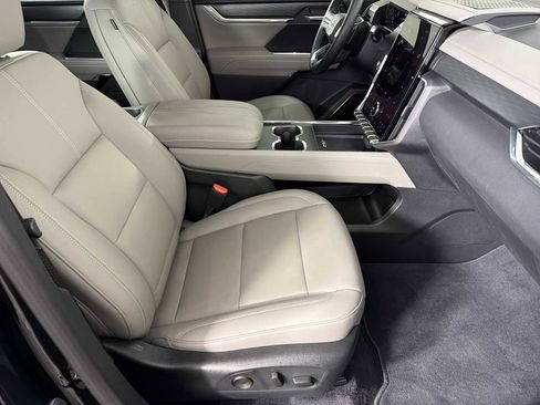 New 2026 GMC Acadia Elevation w/ Elevation Premium Package FWD image 11