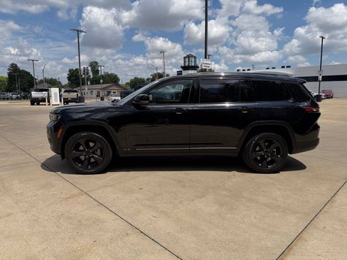 Used 2023 Jeep Grand Cherokee L Laredo AWD/4WD image 8