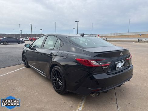 Used 2025 Toyota Camry SE image 5
