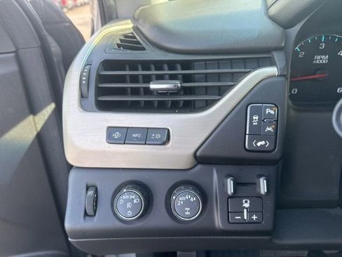Used 2018 GMC Yukon Denali w/ Open Road Package image 15