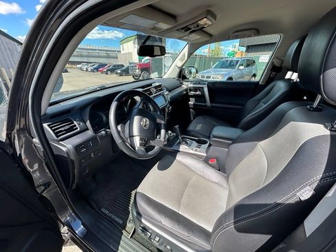 Used 2017 Toyota 4Runner SR5 Premium AWD/4WD image 7