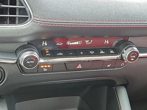 New 2026 MAZDA MAZDA3 Carbon image 26