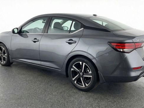 Used 2025 Nissan Sentra SV image 6