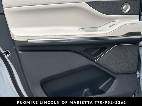 New 2026 Lincoln Navigator L Reserve AWD/4WD image 22