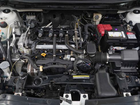 Used 2018 Nissan Kicks SV FWD image 28