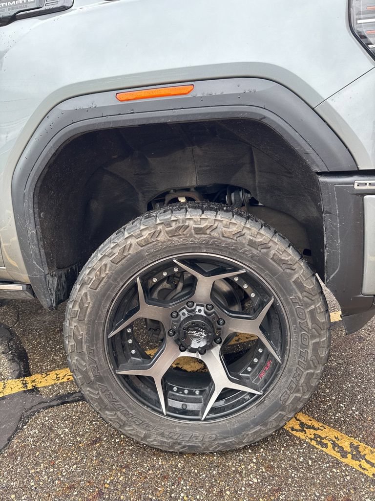 Used 2024 GMC Sierra 2500 Denali Ultimate w/ Snow Plow Prep/Camper Package AWD/4WD image 9