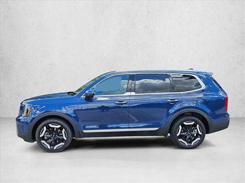 Used 2025 Kia Telluride S FWD image 8