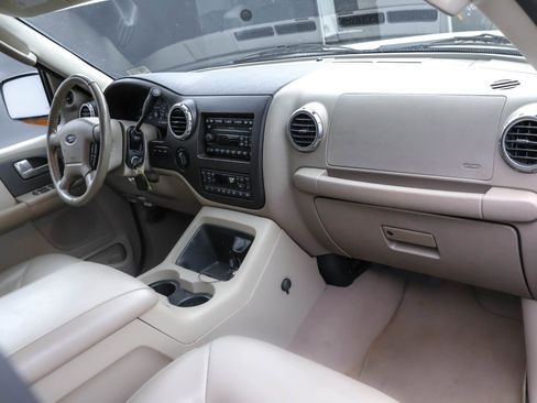 Used 2004 Ford Expedition Eddie Bauer image 20