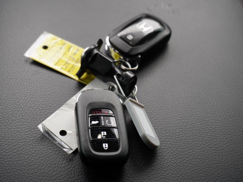 Used 2025 Honda Pilot Black Edition image 23