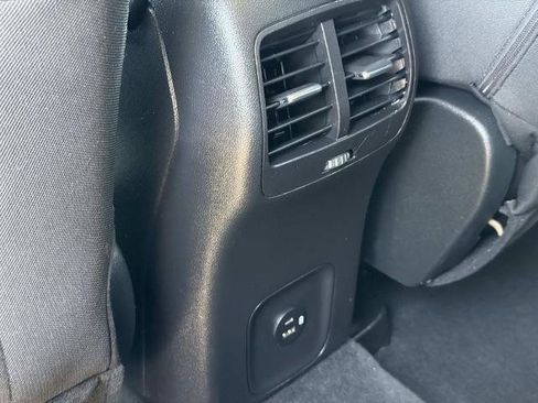 Certified 2021 Ford Escape SE w/ SE Sport Appearance Package FWD image 18
