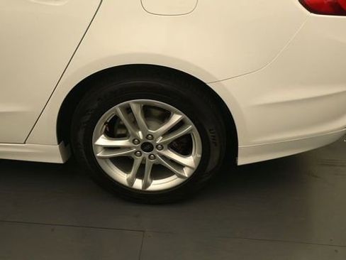 Certified 2018 Ford Fusion SE FWD image 9
