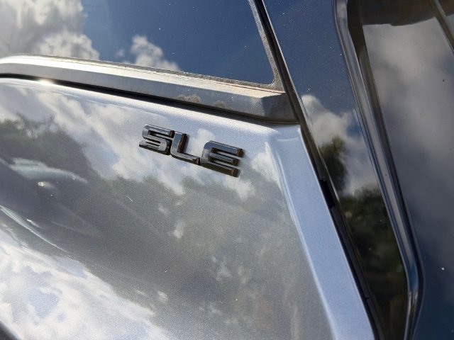 Certified 2021 GMC Terrain SLE w/ Driver Convenience Package FWD image 12